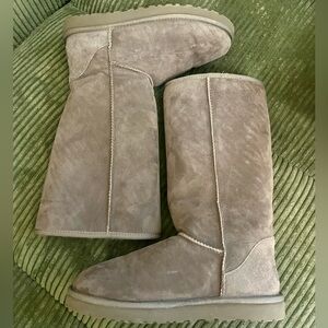 UGG Australia Tall II Grey/Gray  Women's S/N 5815 Winter Boots classic Size 11